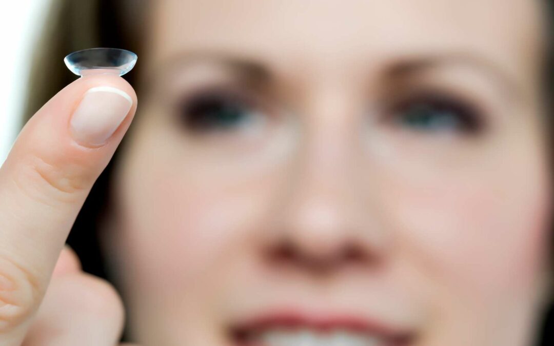 Les lentilles de contact sclérales : comment elles sont différentes des lentilles courantes et pour qui sont-elles recommandées ?