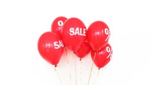 Ballon rouge pour annoncer les soldes