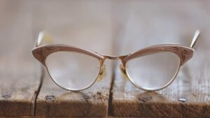 Paire de lunettes cat-eye