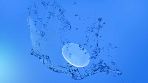 Lentilles de contact dans l'eau