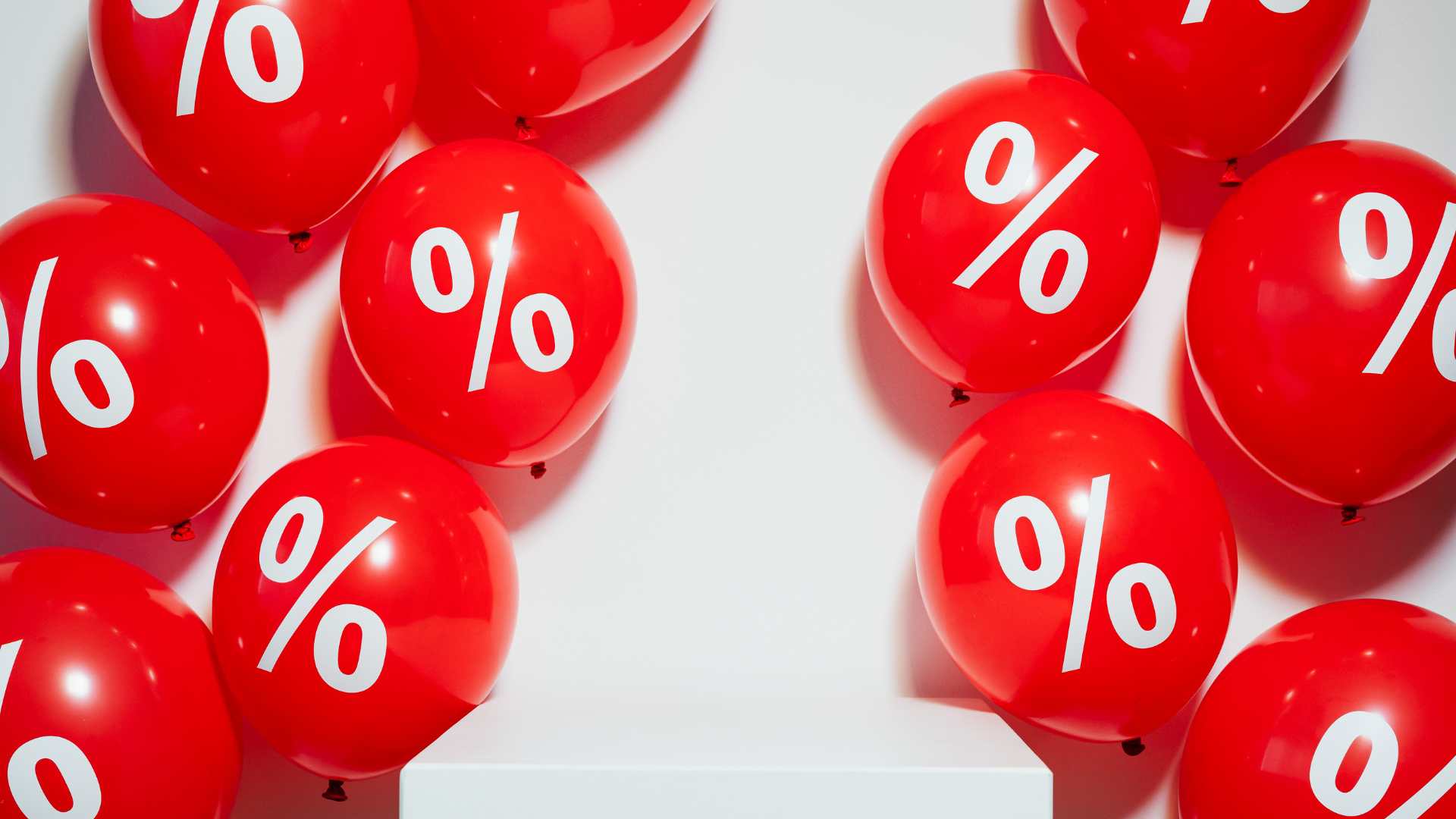 Ballon rouge avec le signe des pourcentages