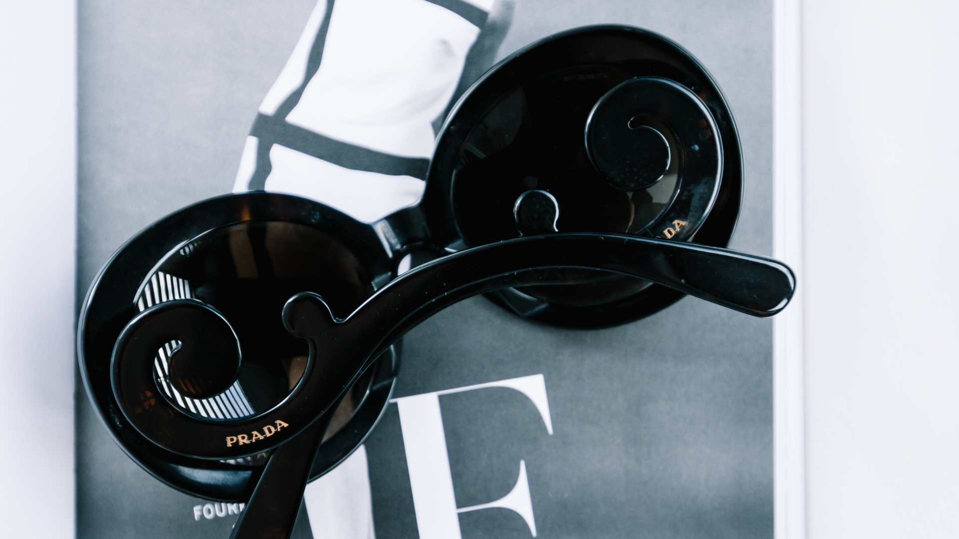 Lunettes de soleil Prada