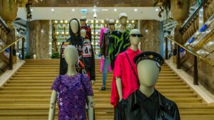 Mannequin dans un magasin Prada